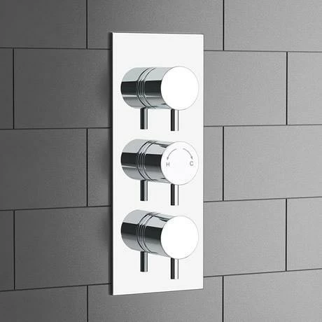 Cruze Bathrooms Cruze Triple Round Concealed Thermostatic Shower Valve - Chrome 5 Cruze Bathrooms Cruze Triple Round Concealed Thermostatic Shower Valve - Chrome - Image 3